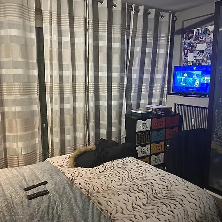 Issy Apartment *